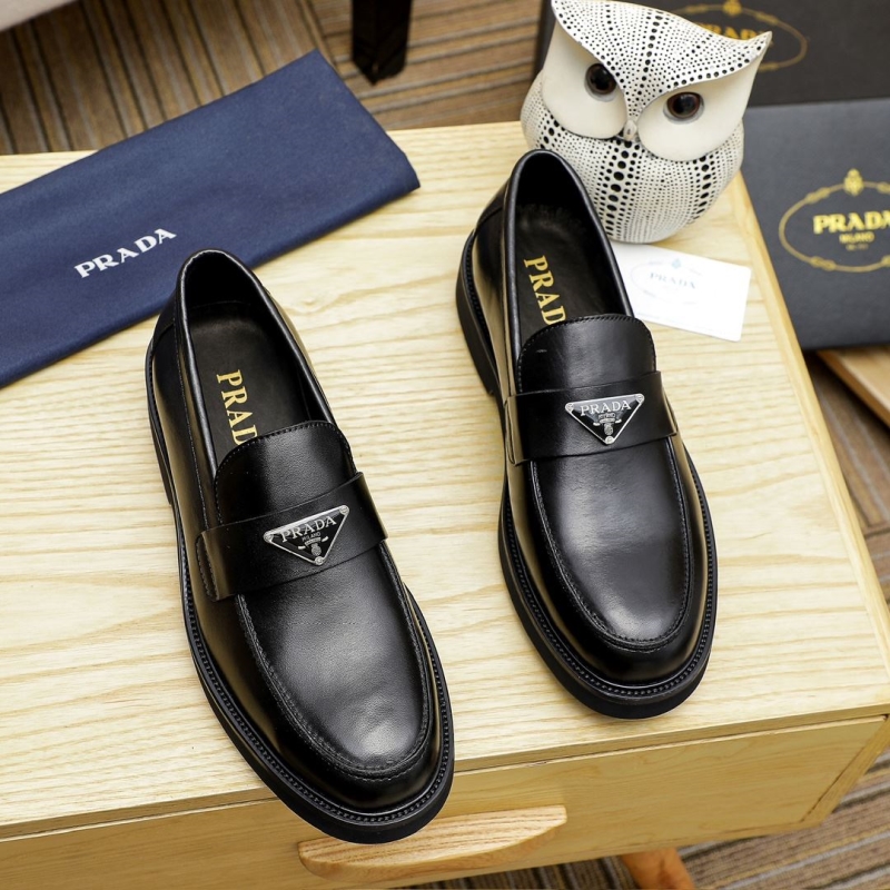 Pra*a leather shoes